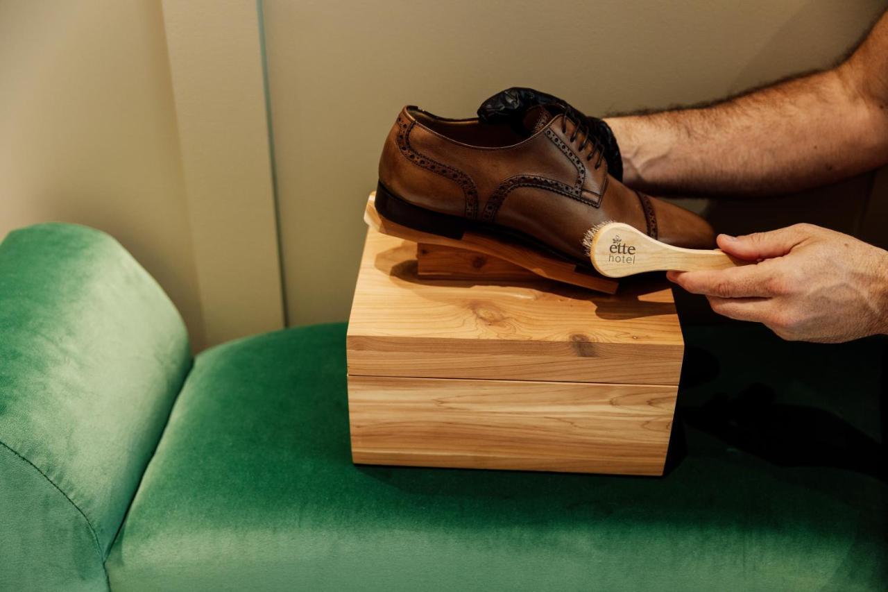 Ette Luxury Hotel & Spa Four Corners Екстер'єр фото Shoe shining