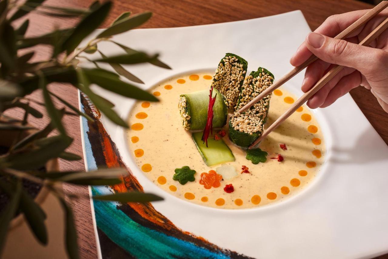 Ette Luxury Hotel & Spa Four Corners Екстер'єр фото A bowl of Thai soup with sesame-coated tofu