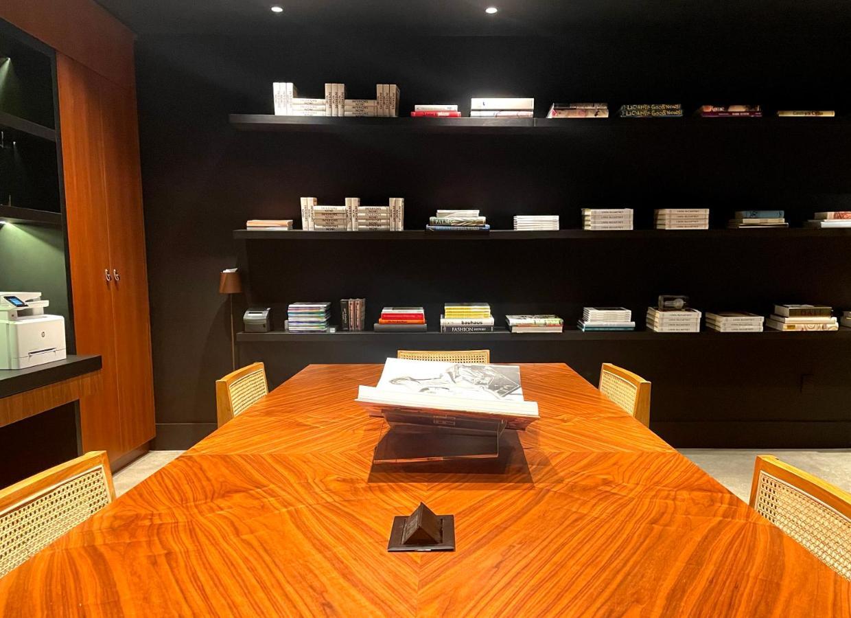 Ette Luxury Hotel & Spa Four Corners Екстер'єр фото The library at the museum
