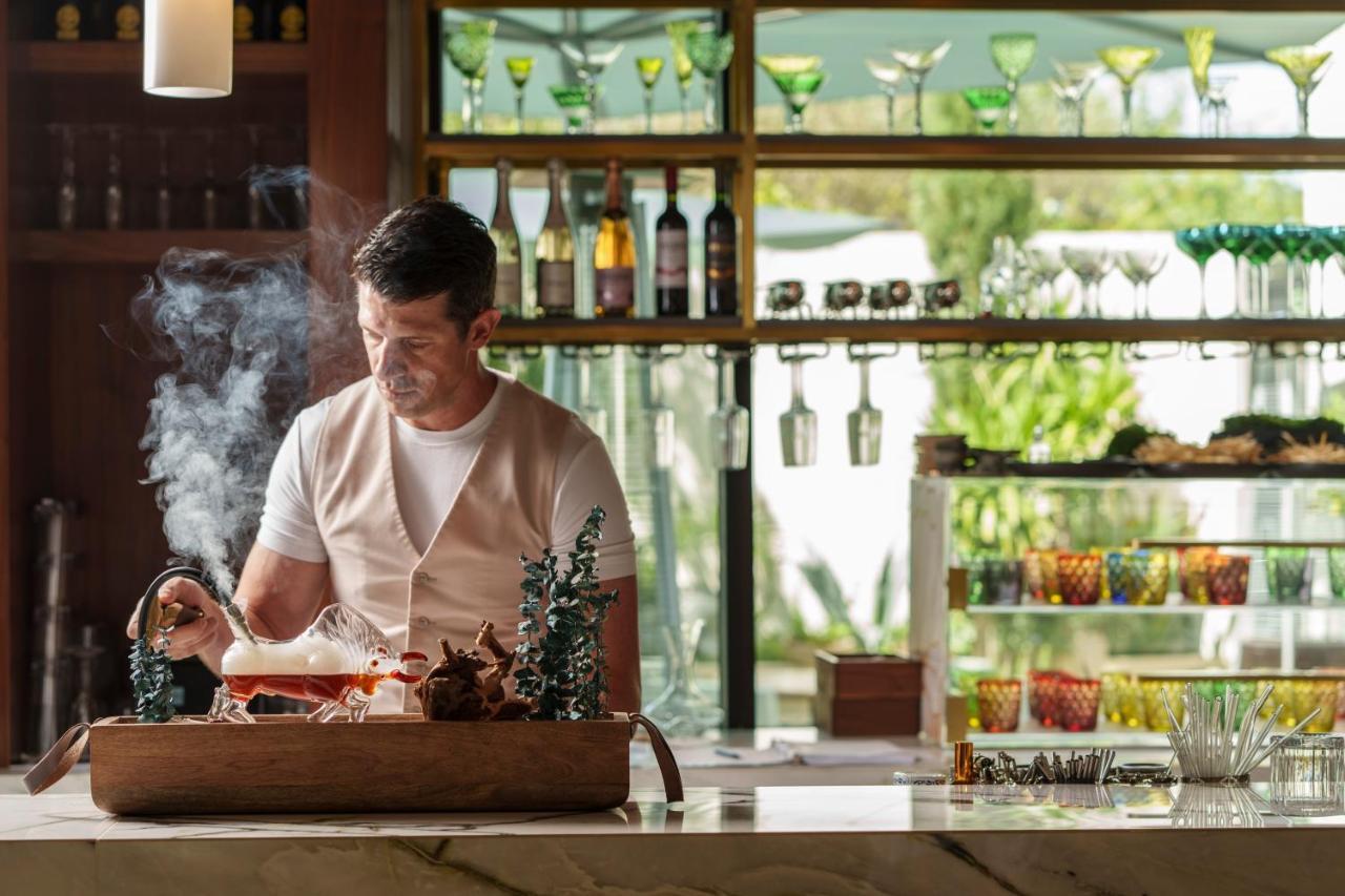 Ette Luxury Hotel & Spa Four Corners Екстер'єр фото A chef preparing a meal